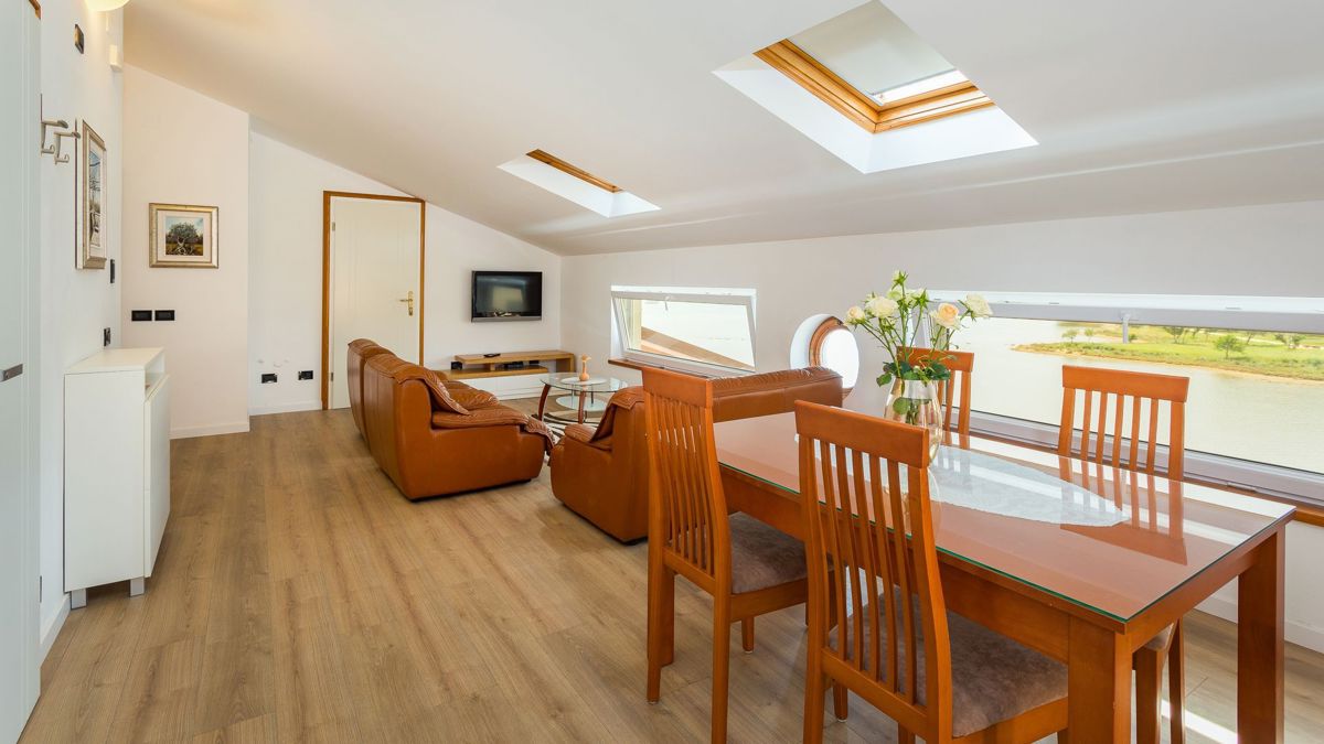 Palazzina in prima fila al mare