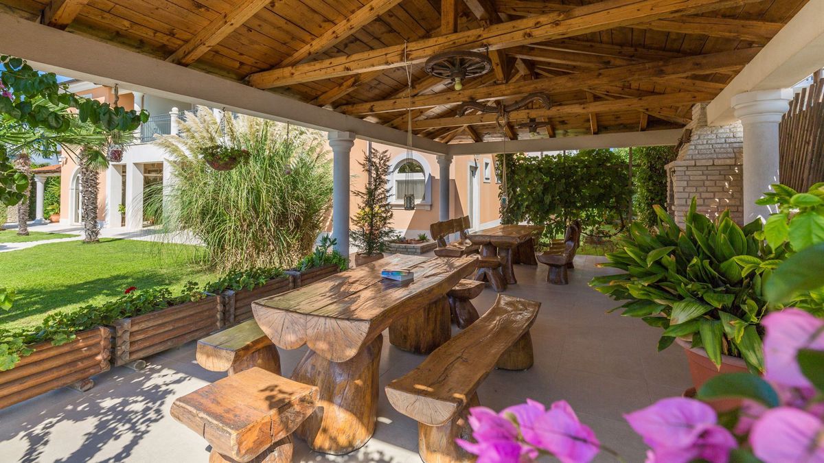 Palazzina in prima fila al mare