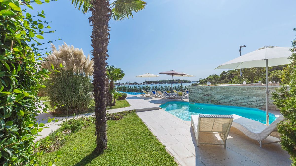 Palazzina in prima fila al mare