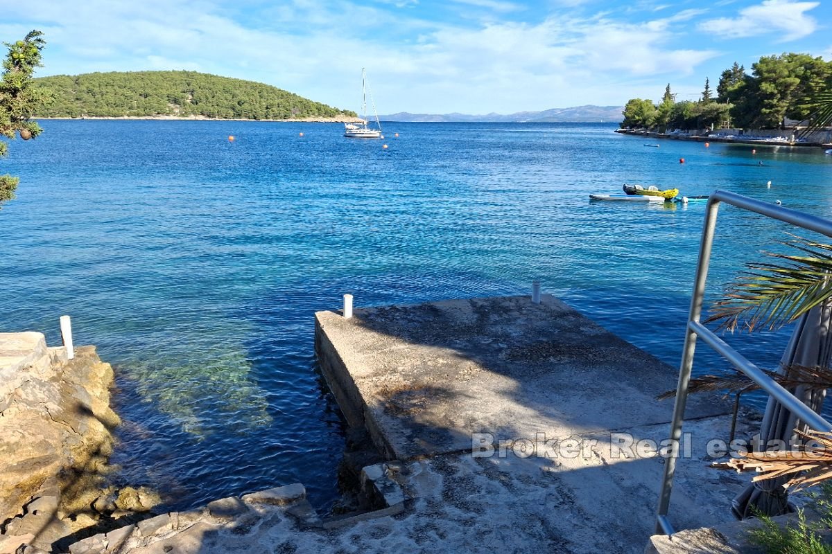 Terreno edificabile con progetto in prima fila al mare