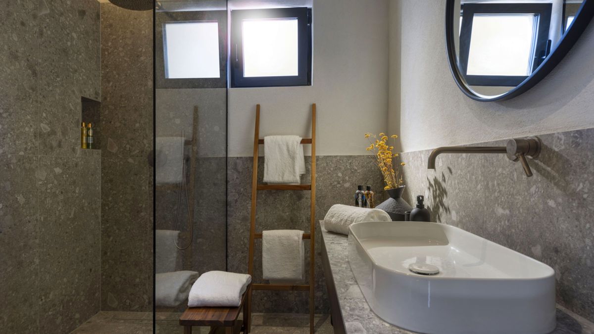 Villa con piscina e vista mare situata in una zona tranquilla