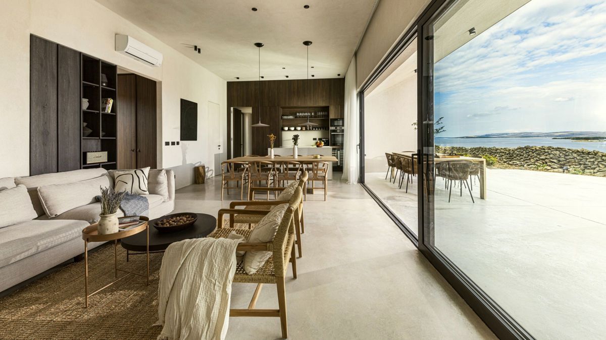 Villa con piscina e vista mare situata in una zona tranquilla