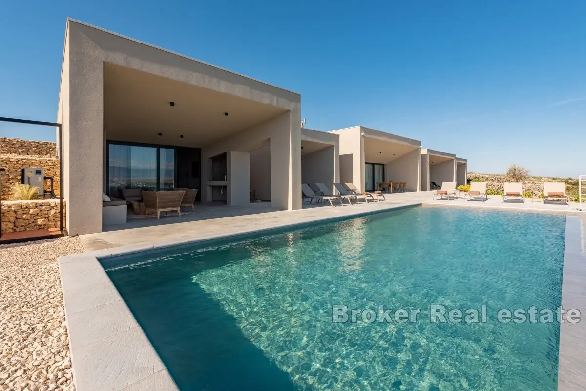 Villa con piscina e vista mare situata in una zona tranquilla