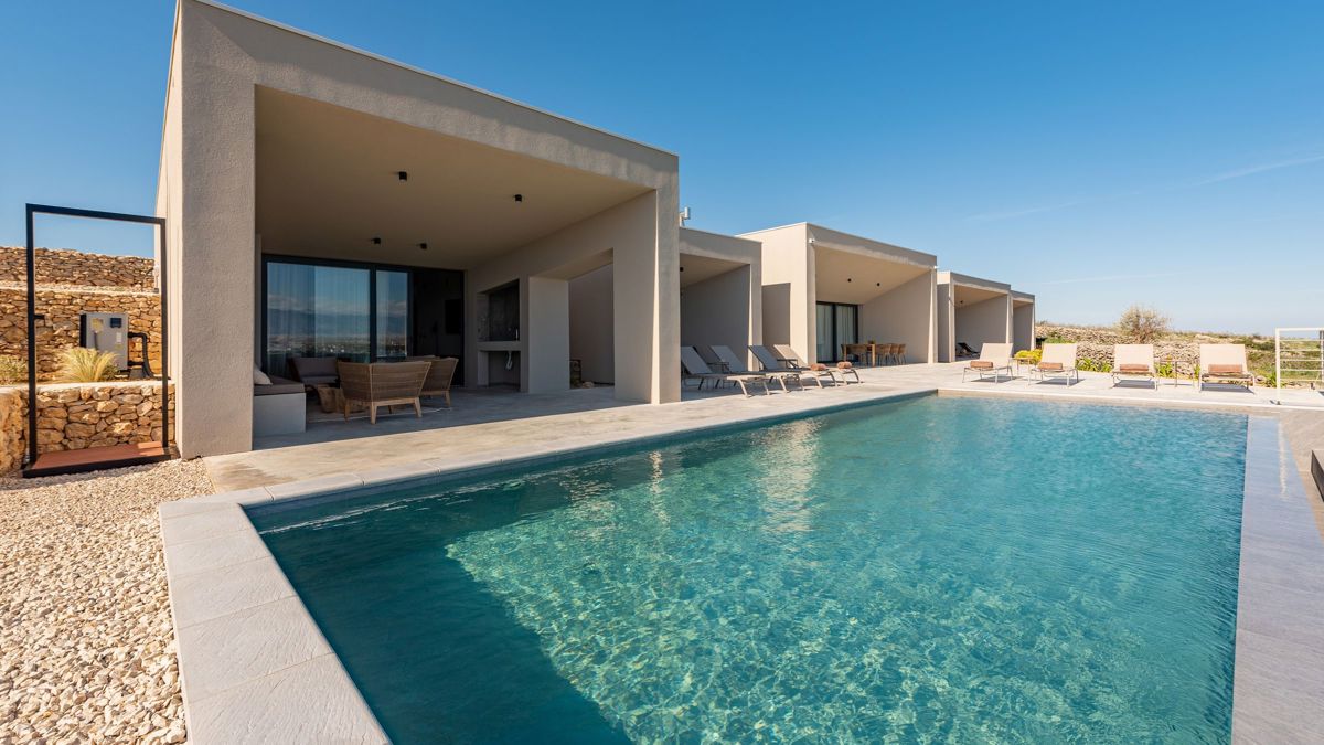 Villa con piscina e vista mare situata in una zona tranquilla