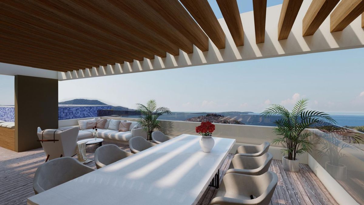 Attico di lusso con vista mare