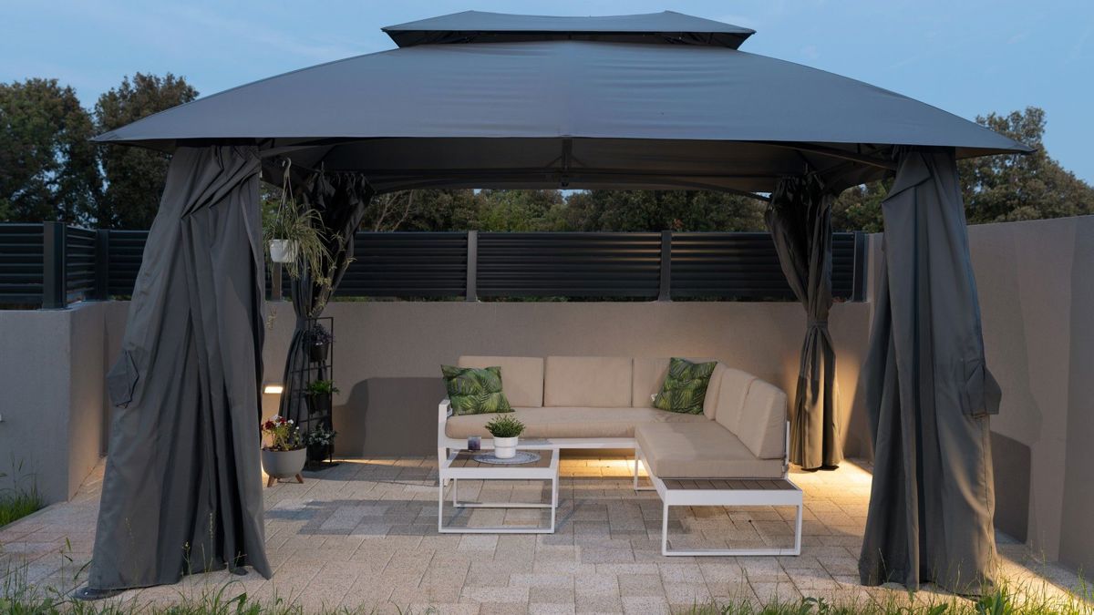 Villa di lusso di nuova costruzione con piscina