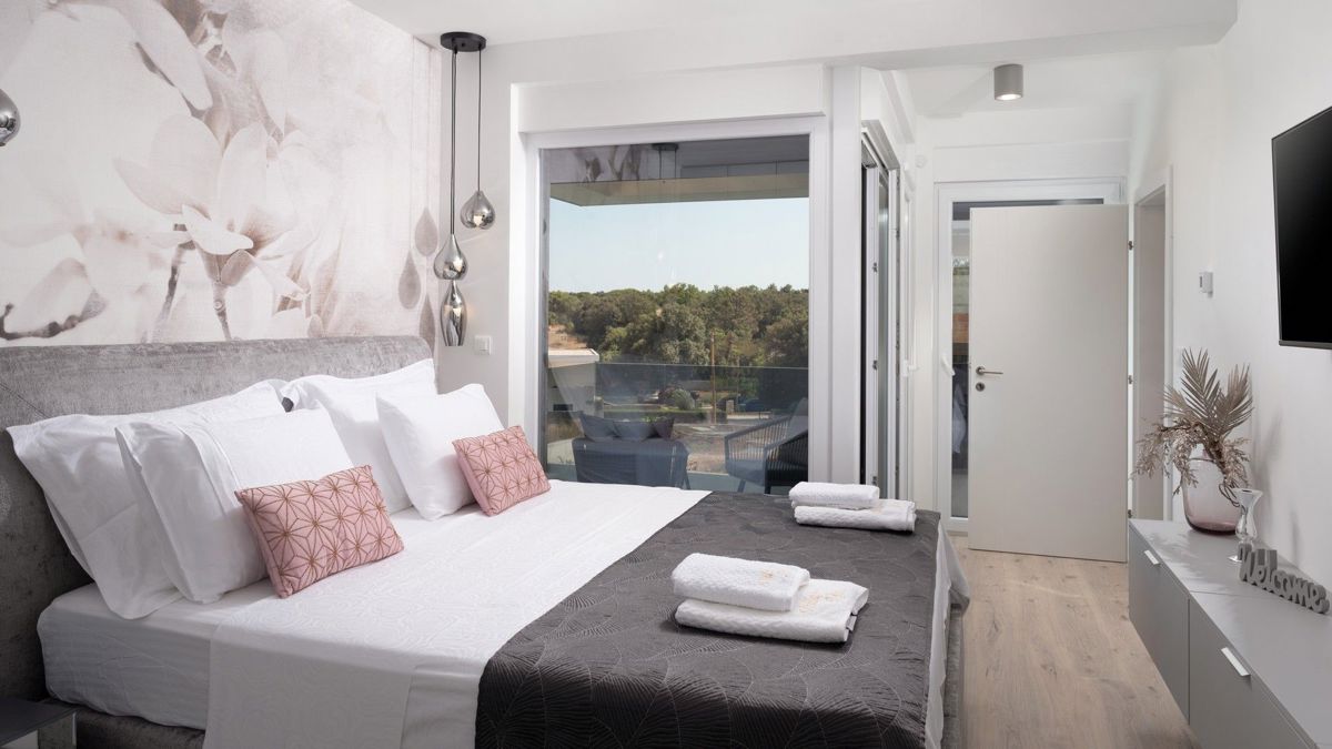 Villa di lusso di nuova costruzione con piscina