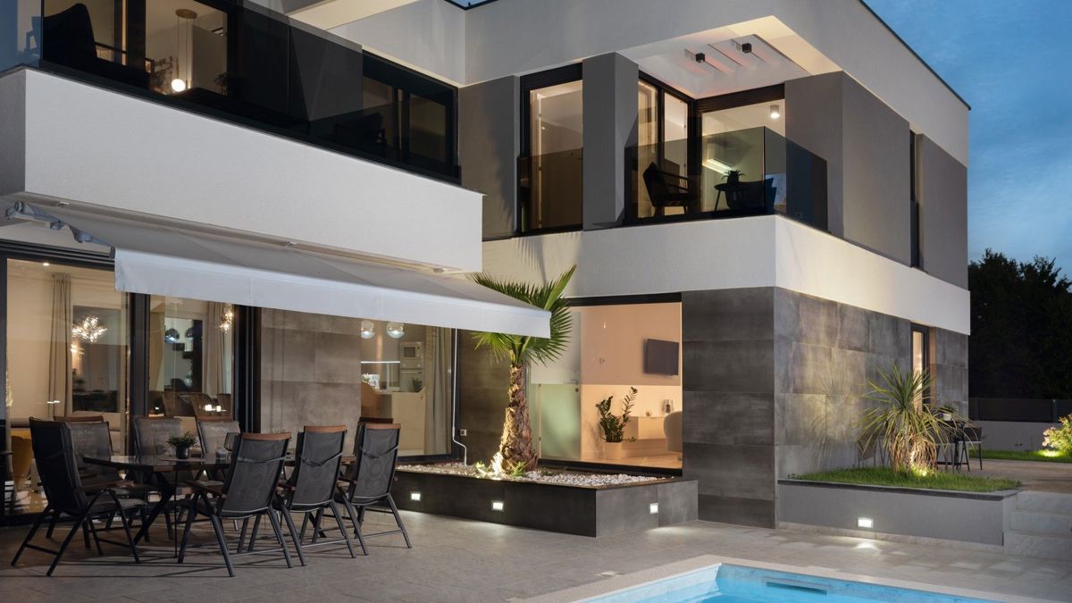 Villa di lusso di nuova costruzione con piscina