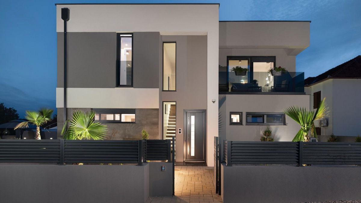 Villa di lusso di nuova costruzione con piscina