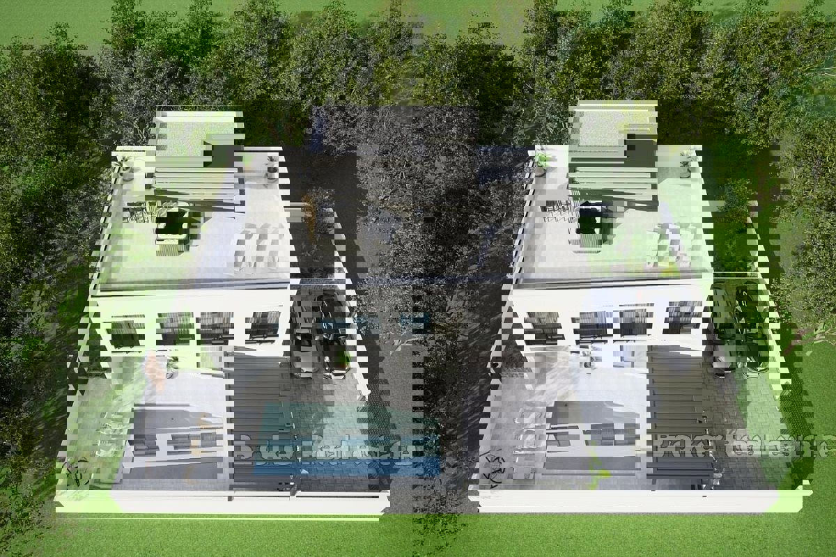 Villa in costruzione vicino al mare e alla spiaggia