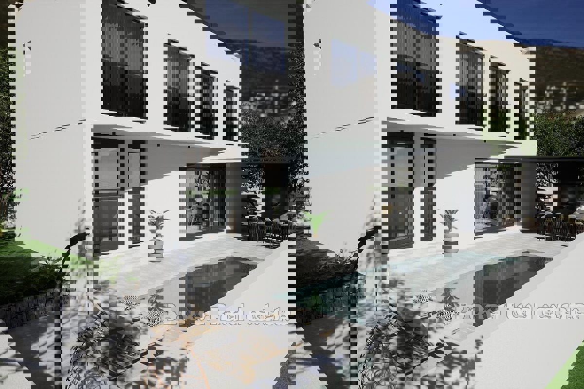 Villa in costruzione vicino al mare e alla spiaggia