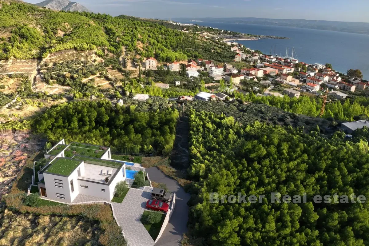 Moderna villa di recente costruzione con vista mare