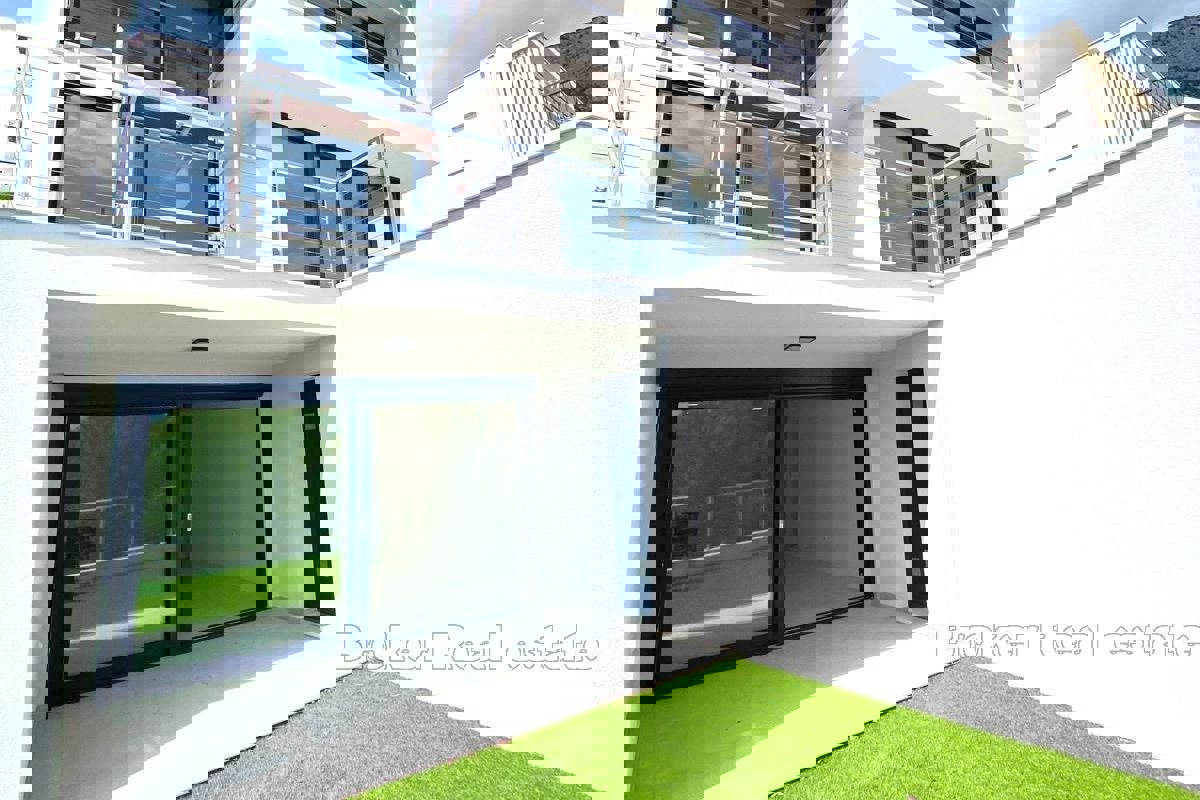 Villa con piscina e vista panoramica sul mare