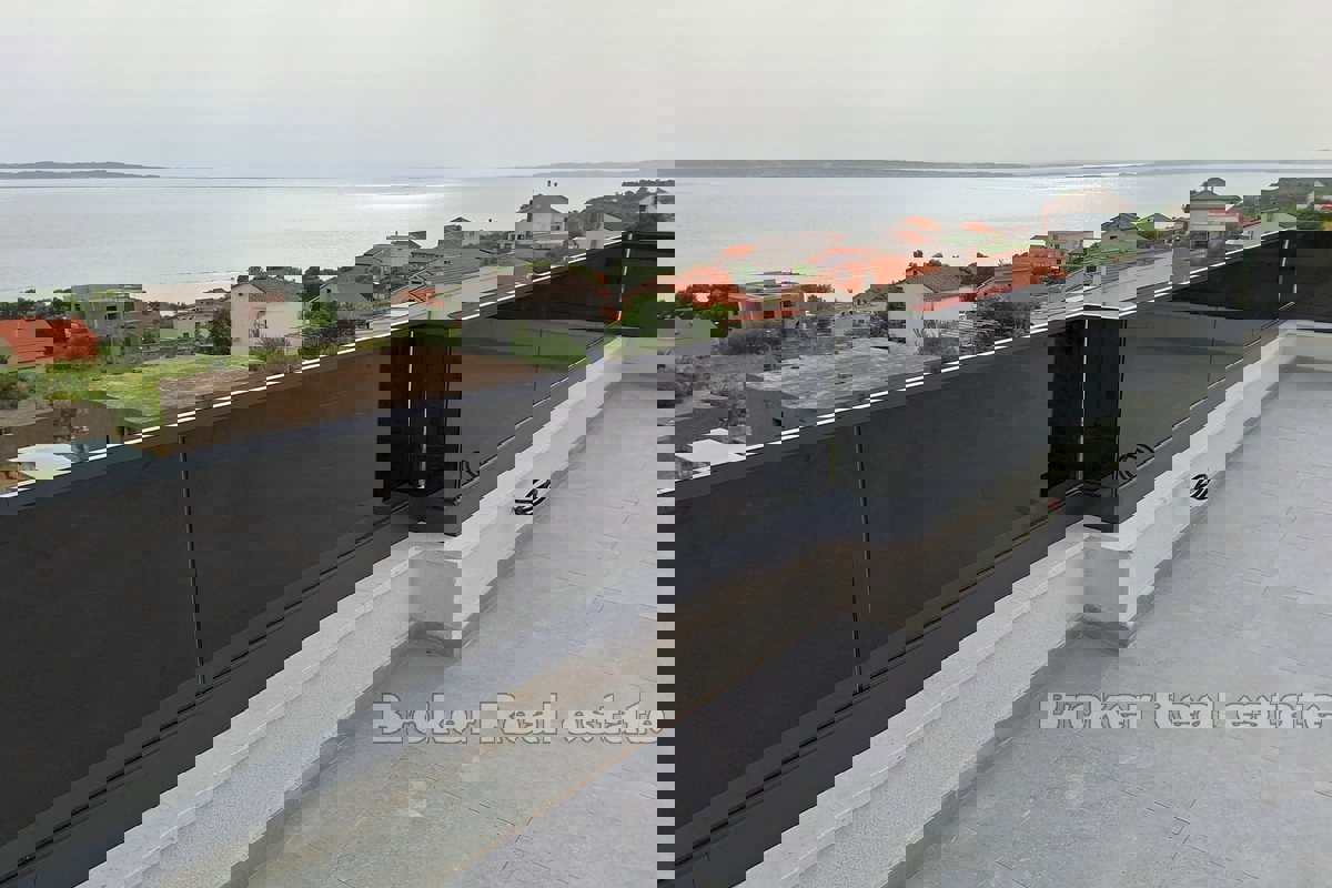 Villa di nuova costruzione con vista mare