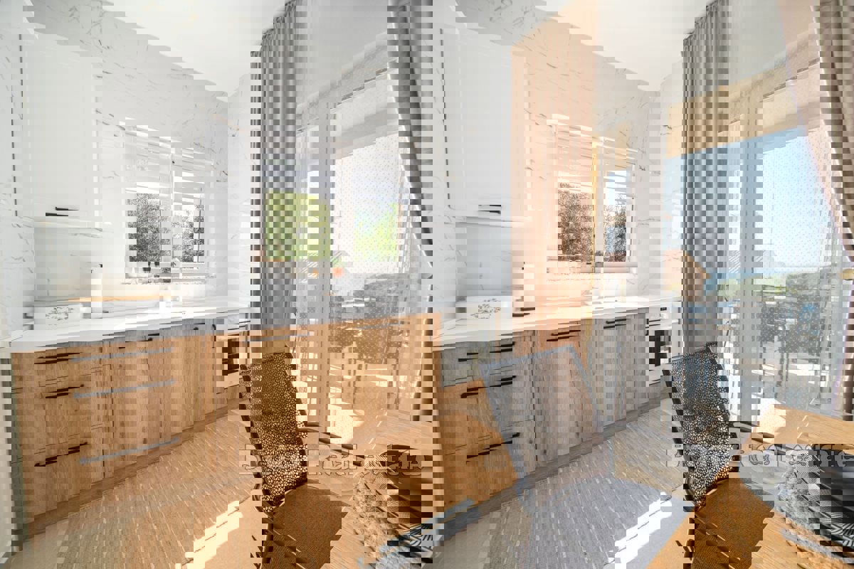 Casa di nuova costruzione con vista mare