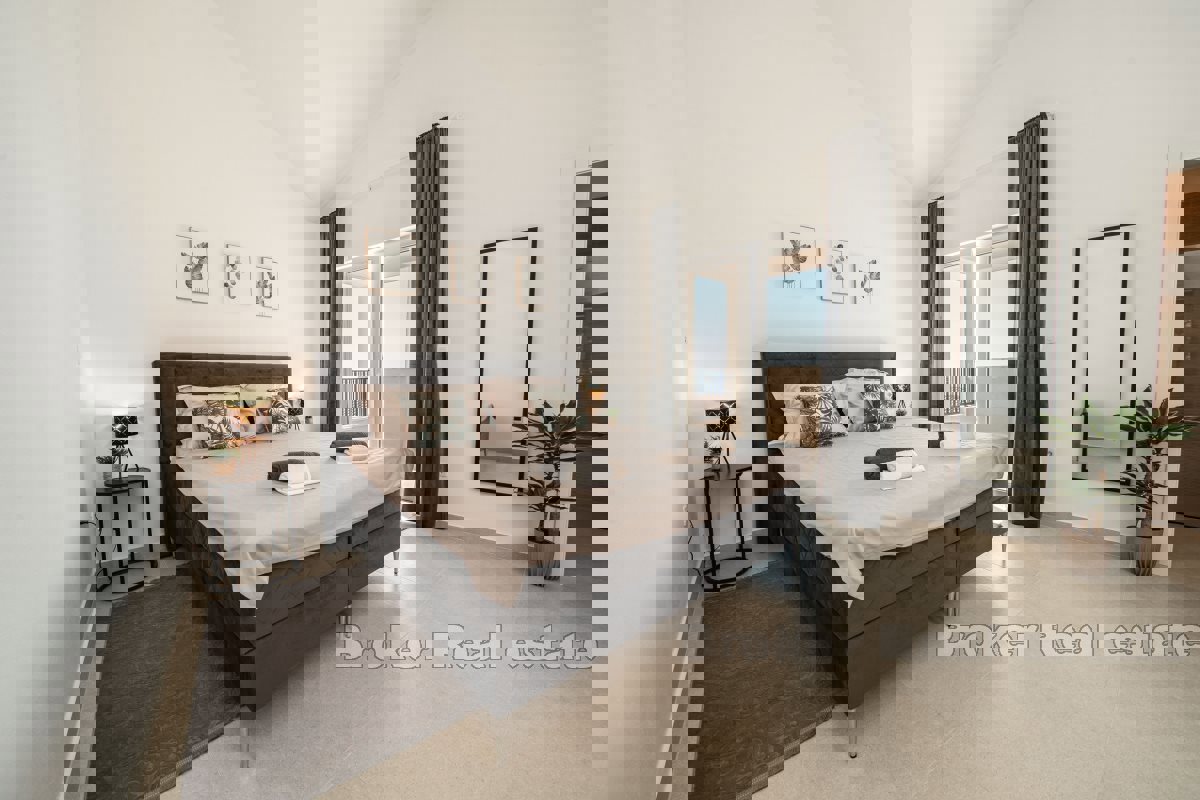 Casa di nuova costruzione con vista mare