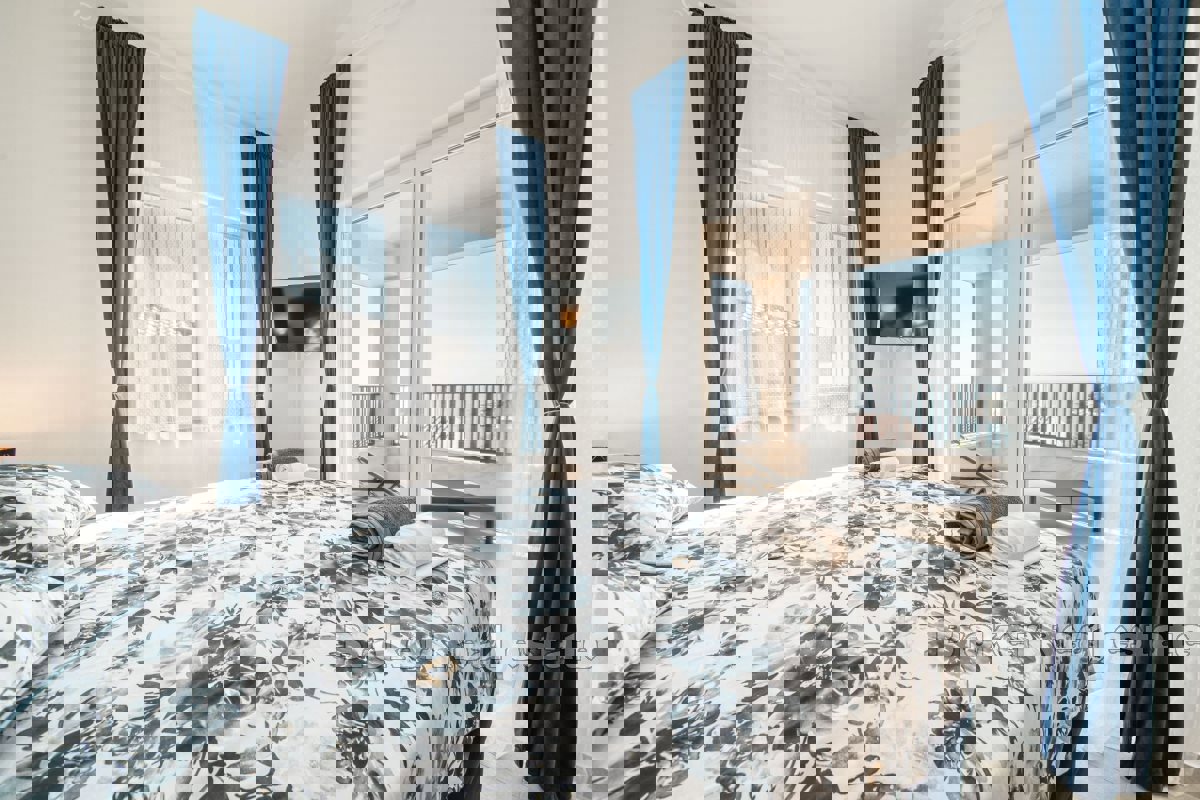 Casa di nuova costruzione con vista mare