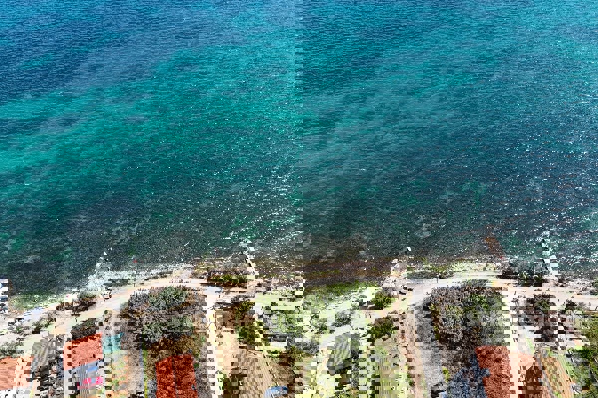 Terreno edificabile in prima fila al mare