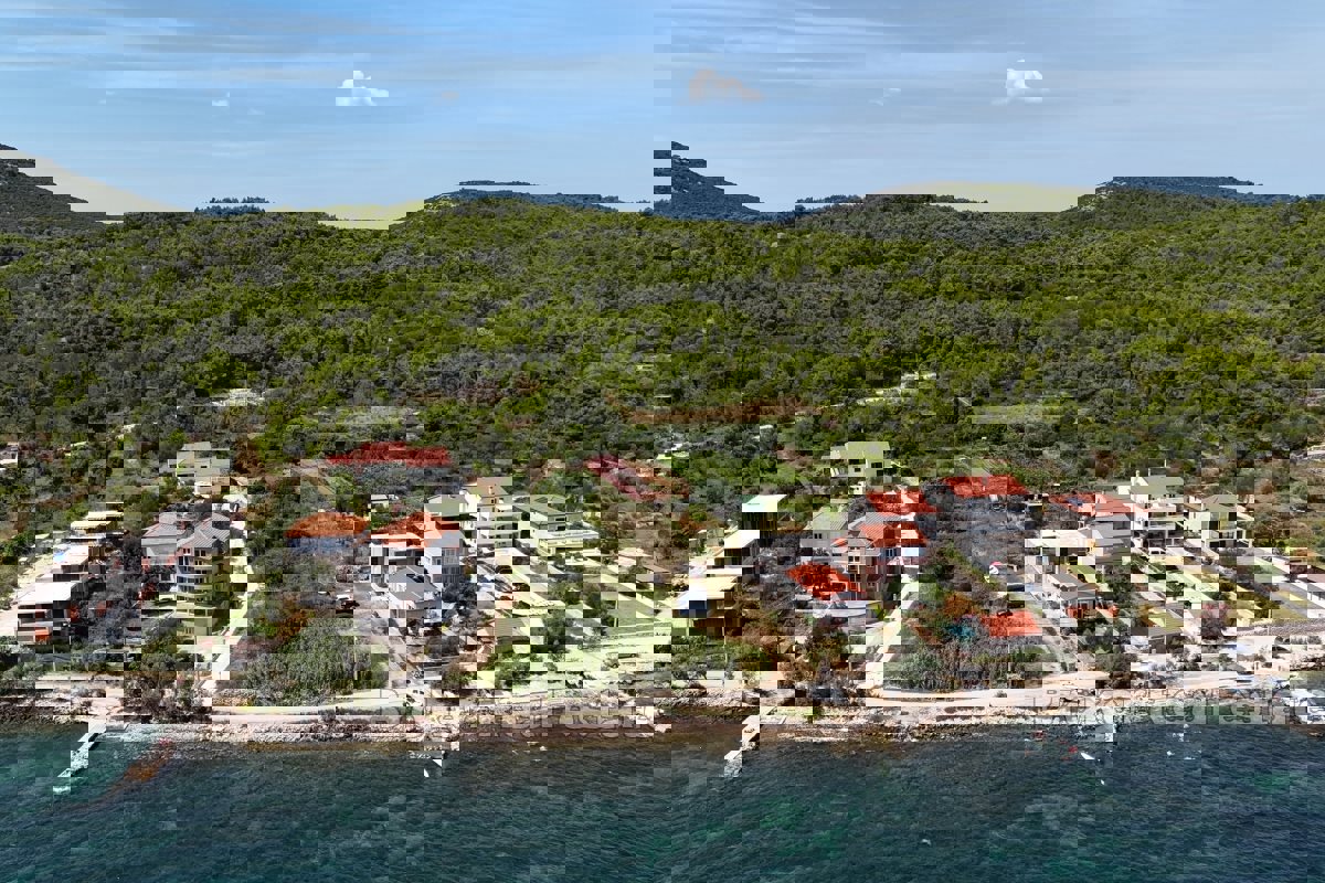 Terreno edificabile in prima fila al mare