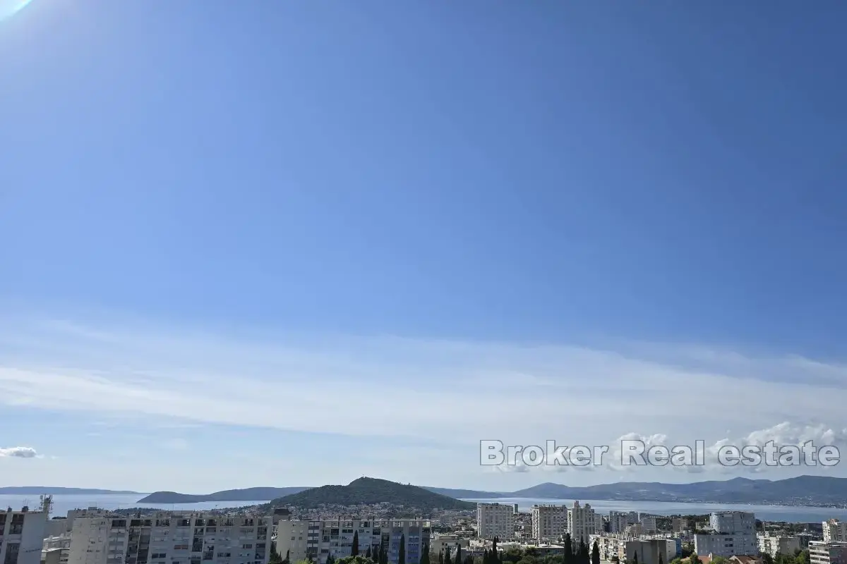 Un bellissimo appartamento soleggiato con vista mare