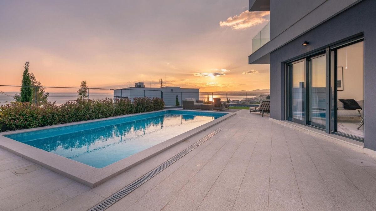 Villa di lusso con piscina e vista mare