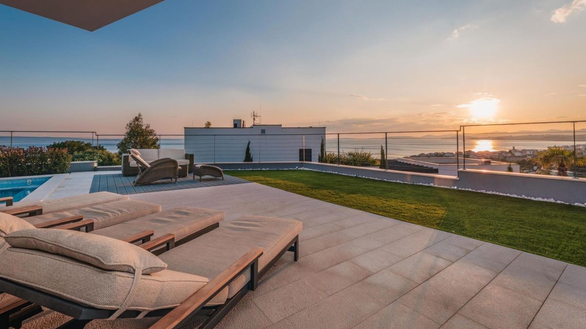Villa di lusso con piscina e vista mare
