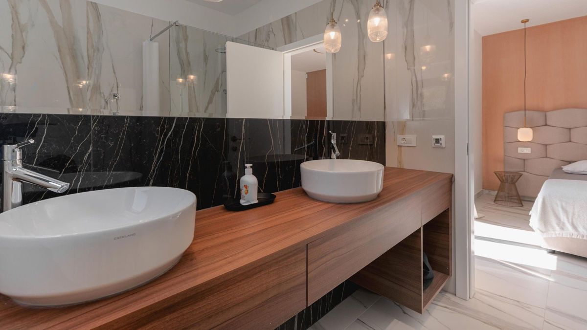 Villa di lusso con piscina e vista mare