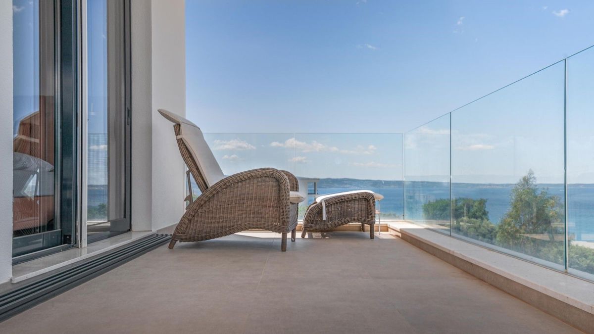 Villa di lusso con piscina e vista mare