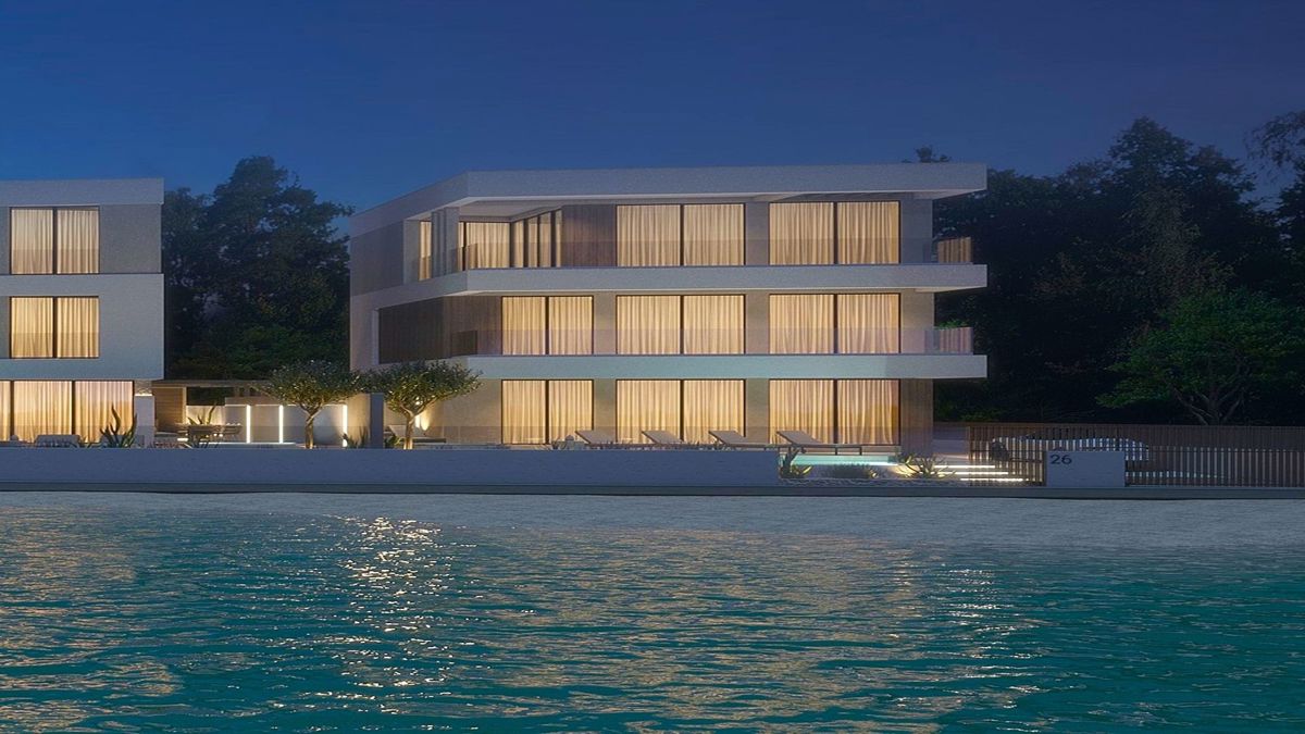 Nuova villa, prima fila al mare