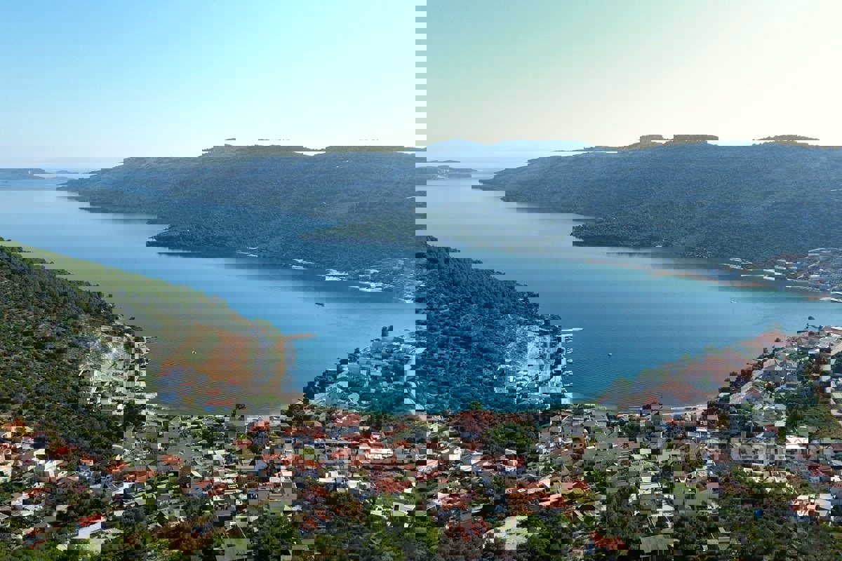 Ampio terreno edificabile con vista aperta