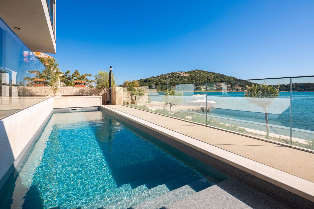 Villa prima fila al mare