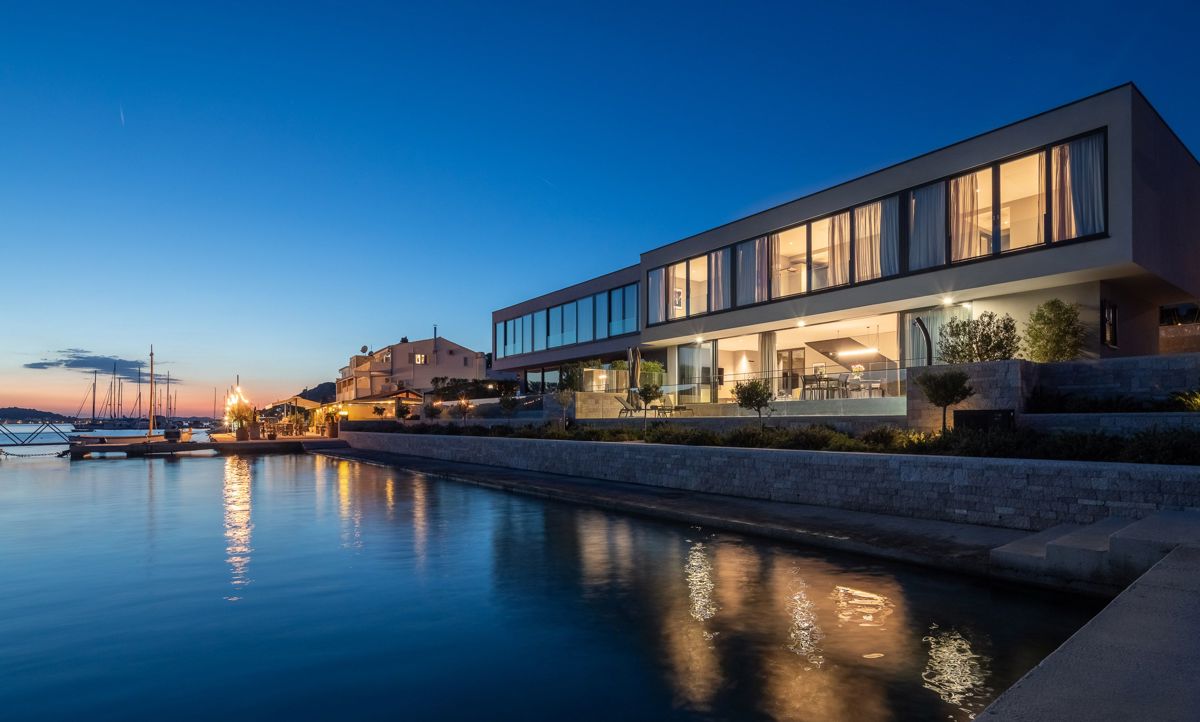 Villa prima fila al mare