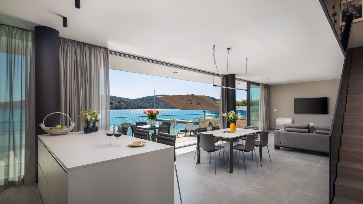 Villa prima fila al mare