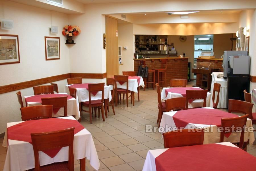 Piccolo hotel con ristorante