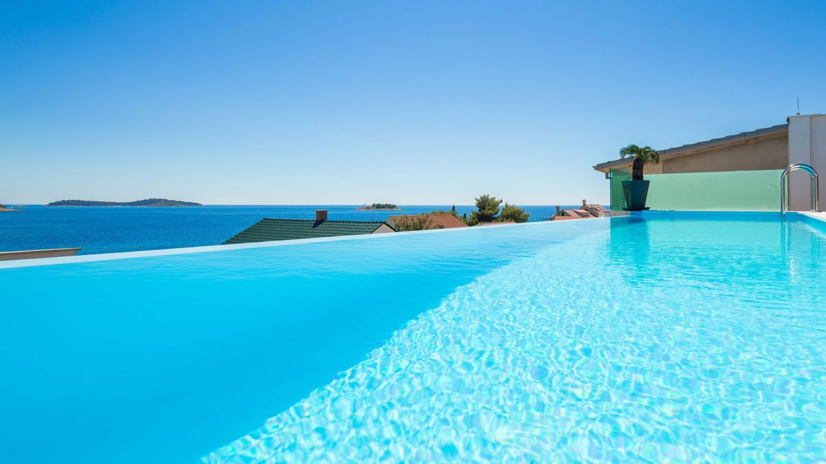 Incredibile, villa di lusso, a soli 50 metri dalla spiaggia