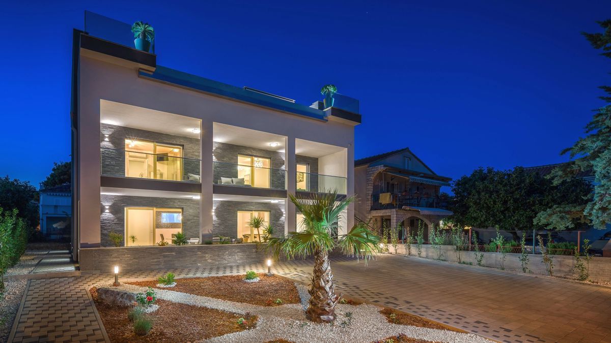 Incredibile, villa di lusso, a soli 50 metri dalla spiaggia