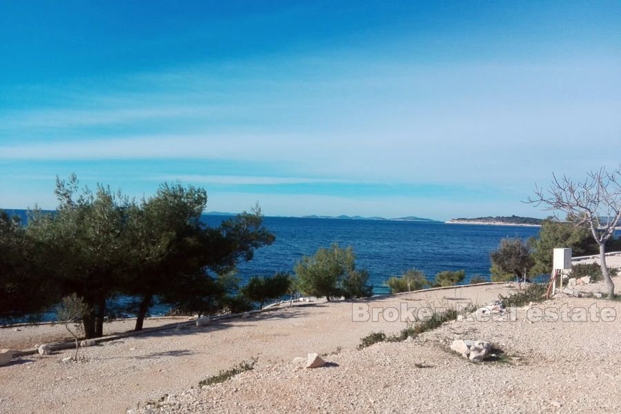 Casa con grande trama, prima fila al mare