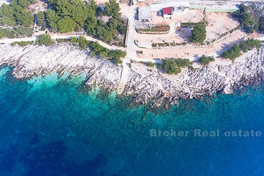 Casa con grande trama, prima fila al mare