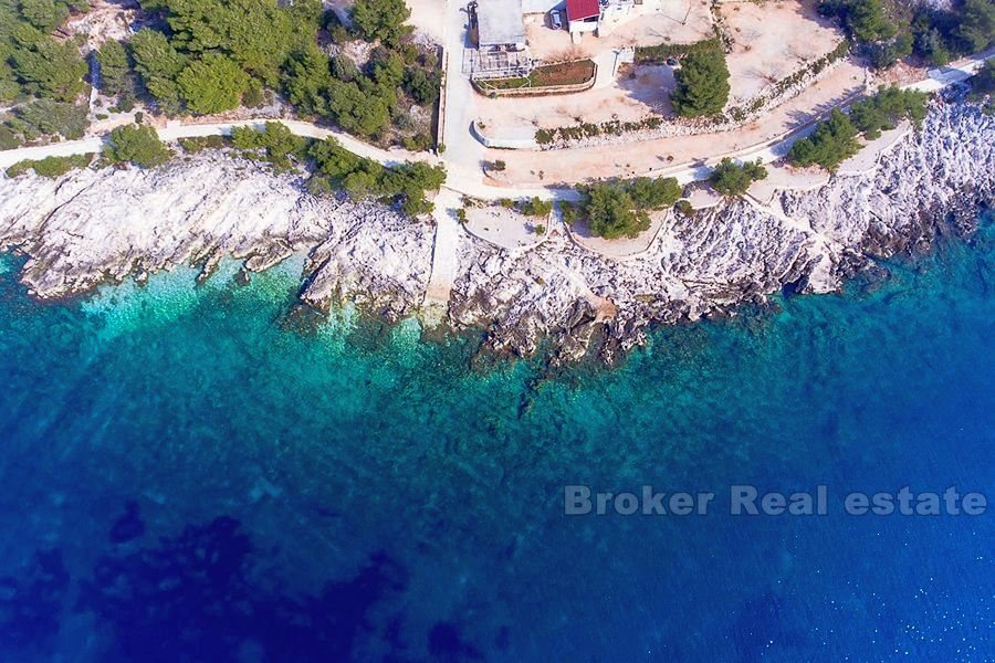 Casa con grande trama, prima fila al mare