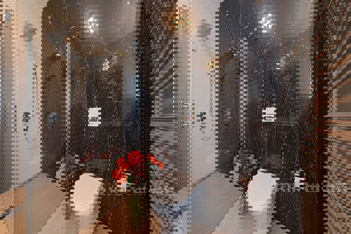 Villa moderna con piscina vicino a Parenzo