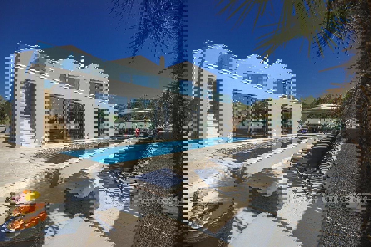 Villa moderna con piscina vicino a Parenzo