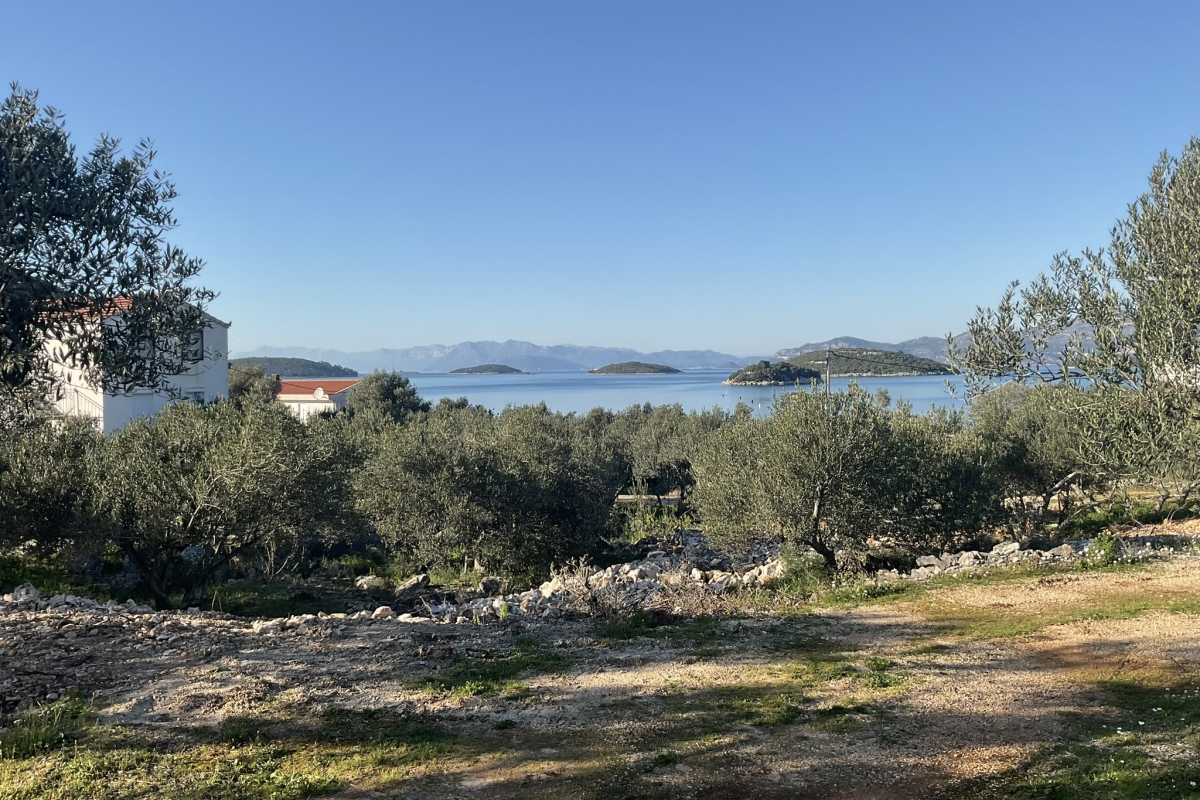 Terreno edificabile con vista mare