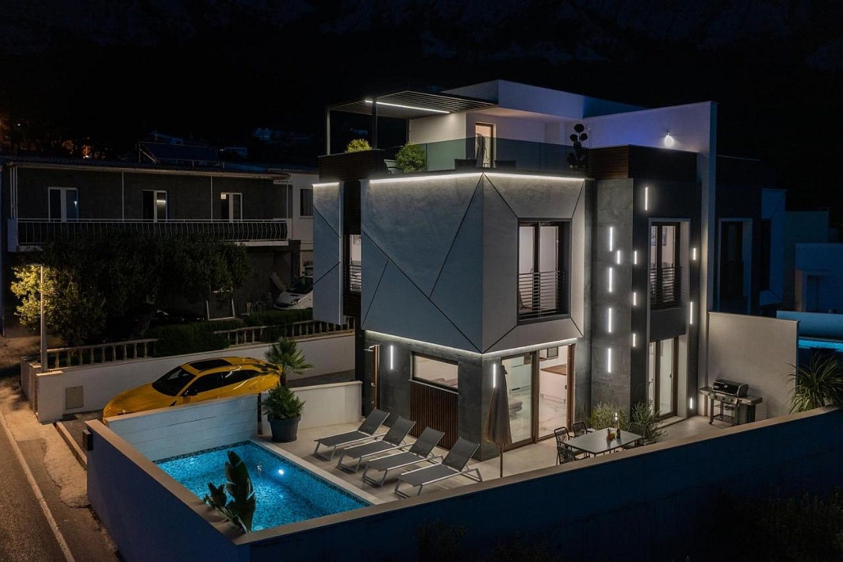 Bellissima villa con vista sulla costa mediterranea