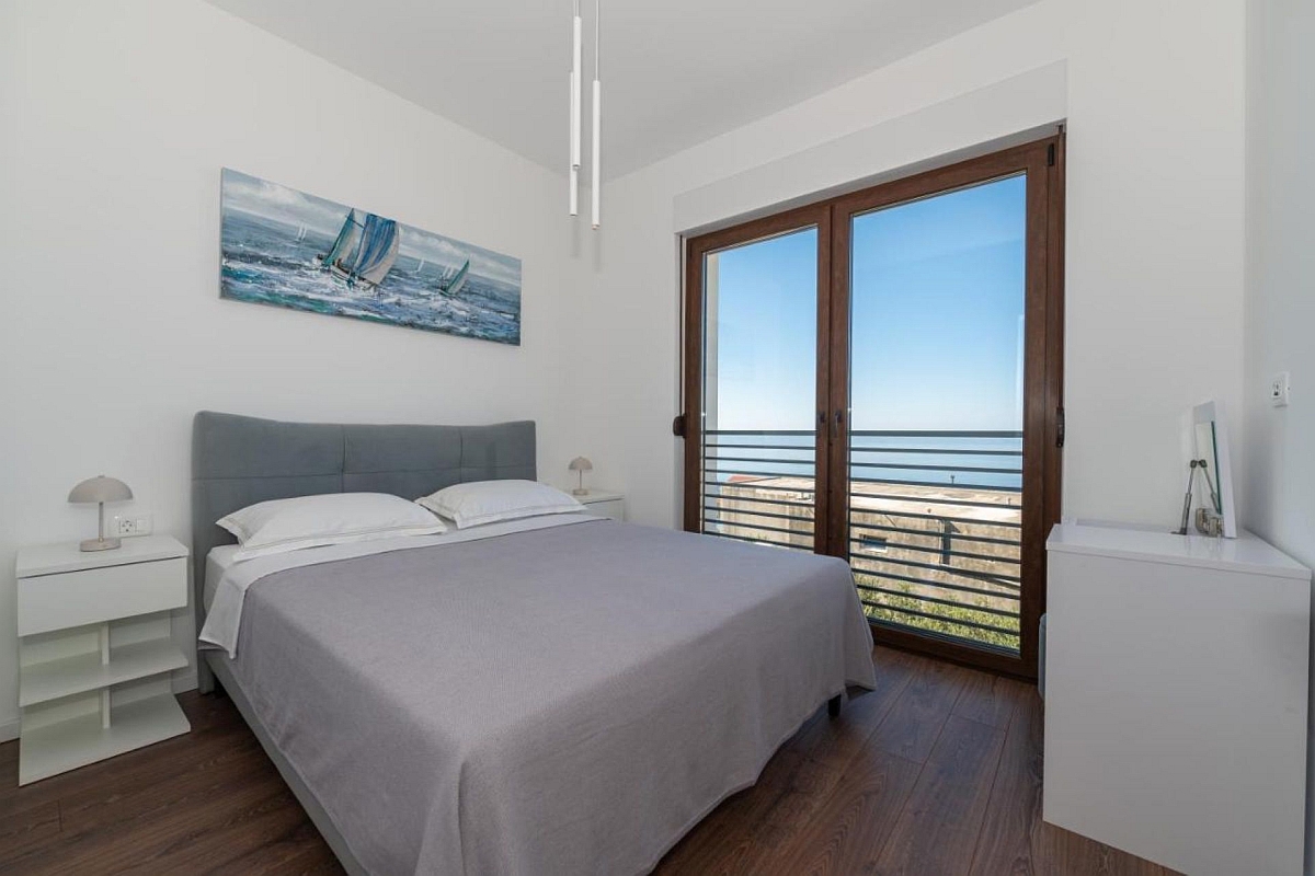 Bellissima villa con vista sulla costa mediterranea