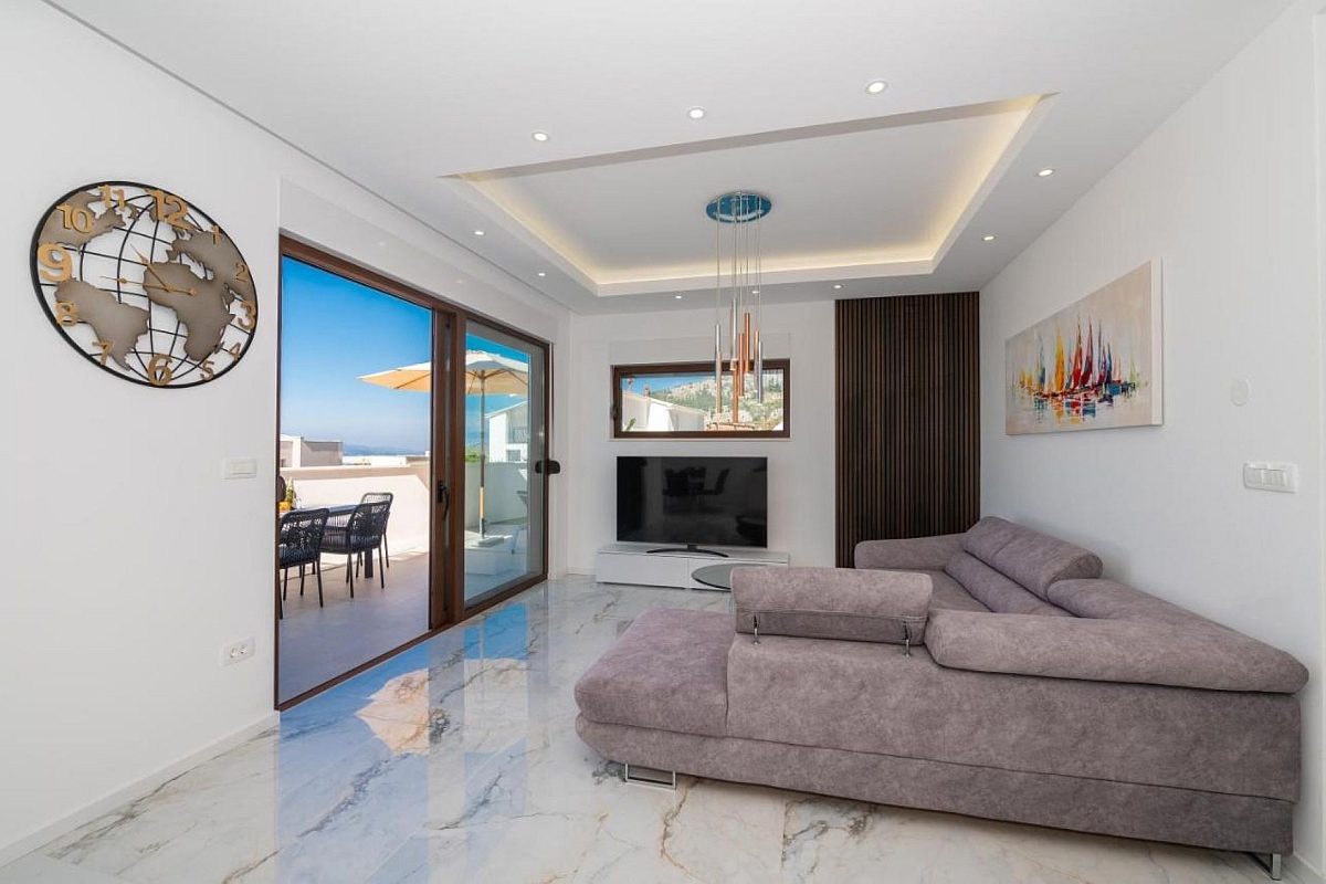 Bellissima villa con vista sulla costa mediterranea