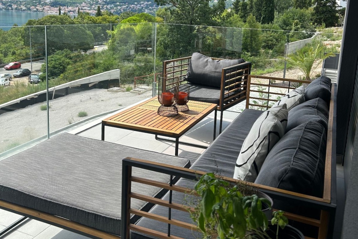 Appartamento di lusso con vista mare