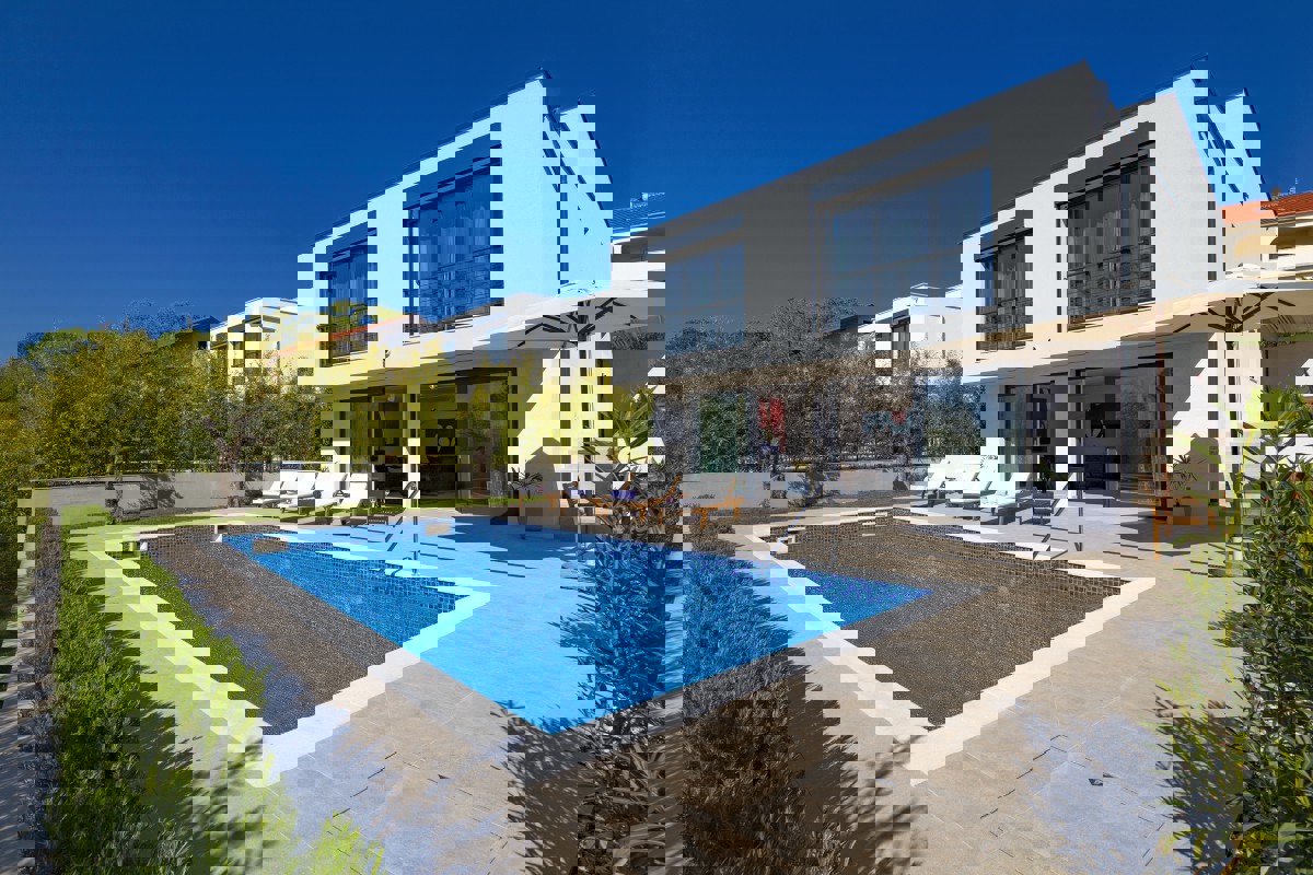 Villa moderna in posizione attraente