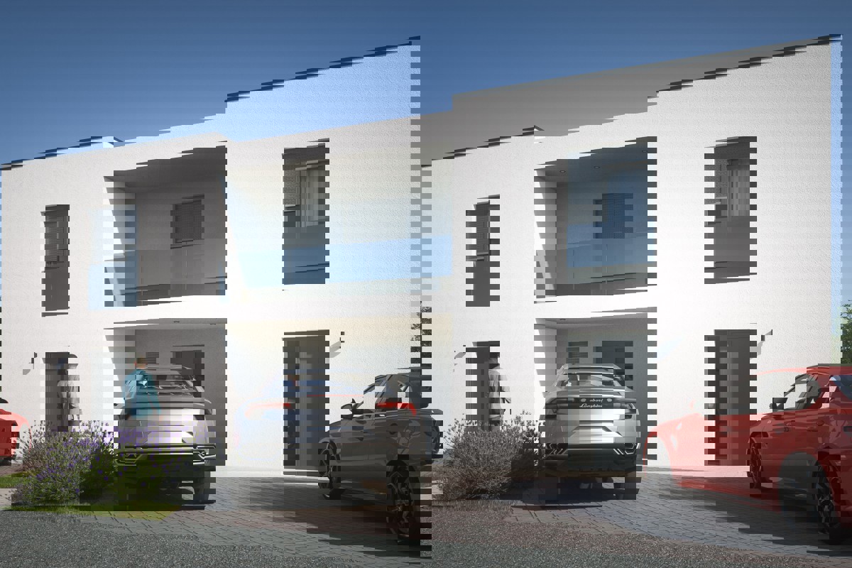 Moderno appartamento duplex con piscina vicino a Zara