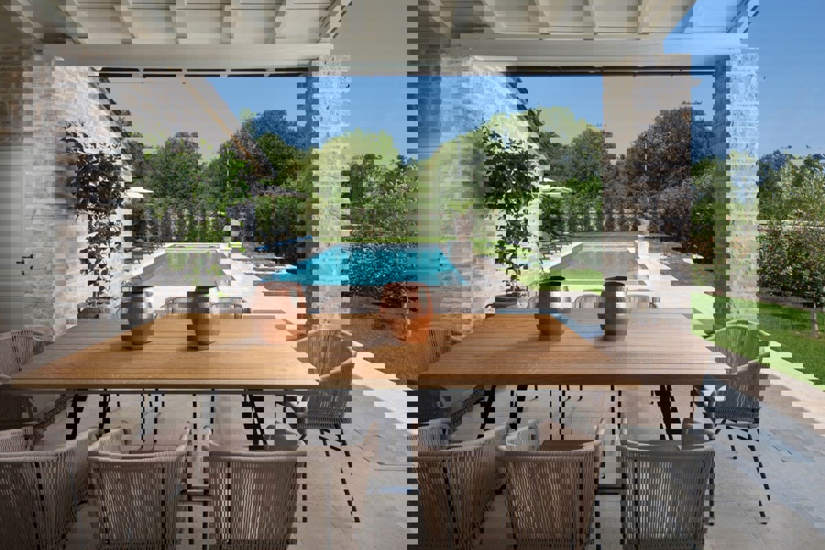 Villa con piscina e campi sportivi nel cuore dell'Istria