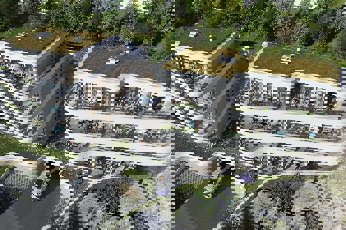 Appartamento con tre camere da letto, jacuzzi e vista mare